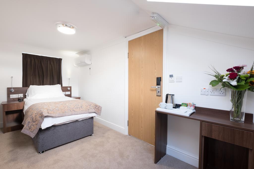 אילפורד Signature Hotel London מראה חיצוני תמונה